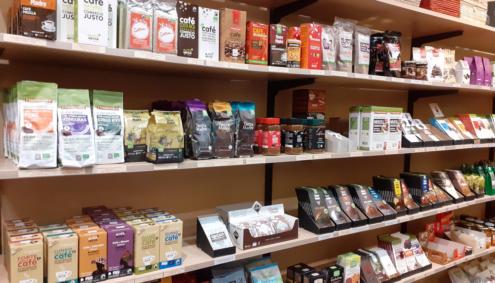 Despensa de una tienda de Comercio justo (Autoría: Coordinadora estatal de Comercio Justo)